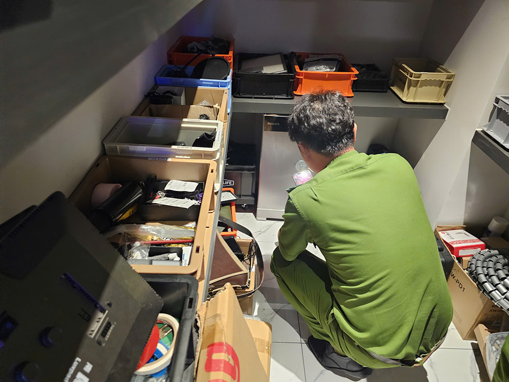 Ngan 98 Luong bang Quang  4.png