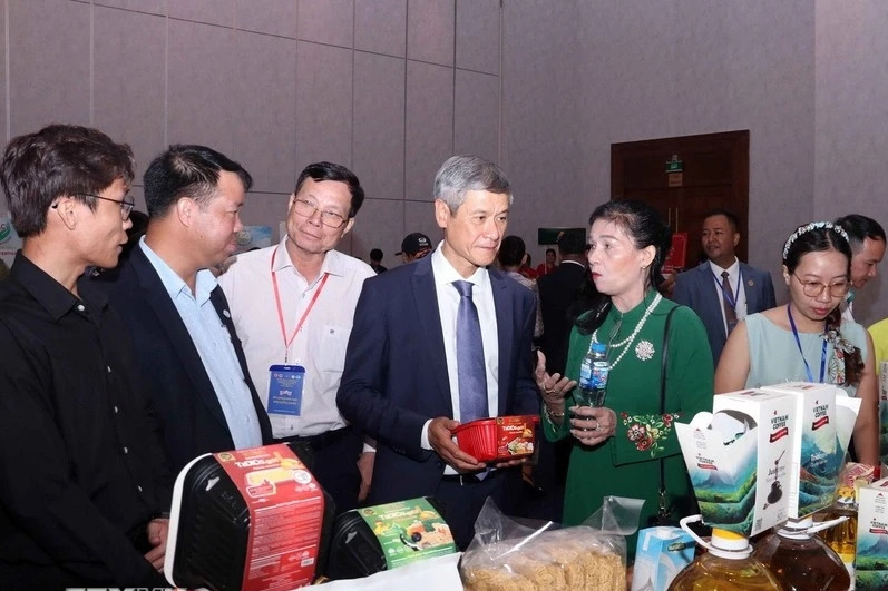 Vietnam-Cambodia business forum 2025 held in HCM City