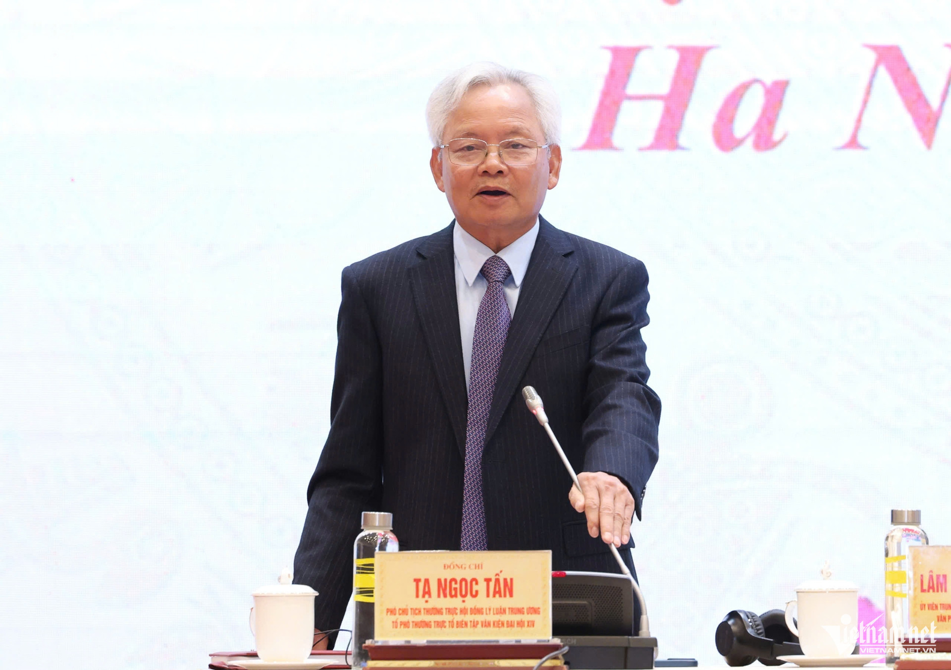 W-Tạ Ngọc Tấn   5.jpg