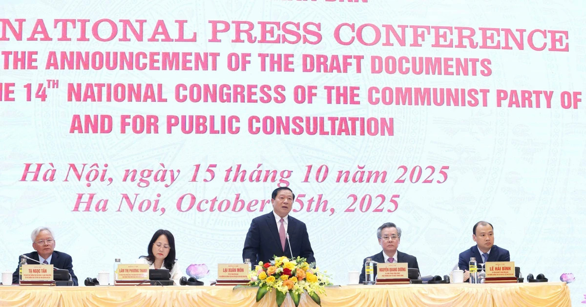Vietnam seeks input on draft documents for 14th National Party Congress