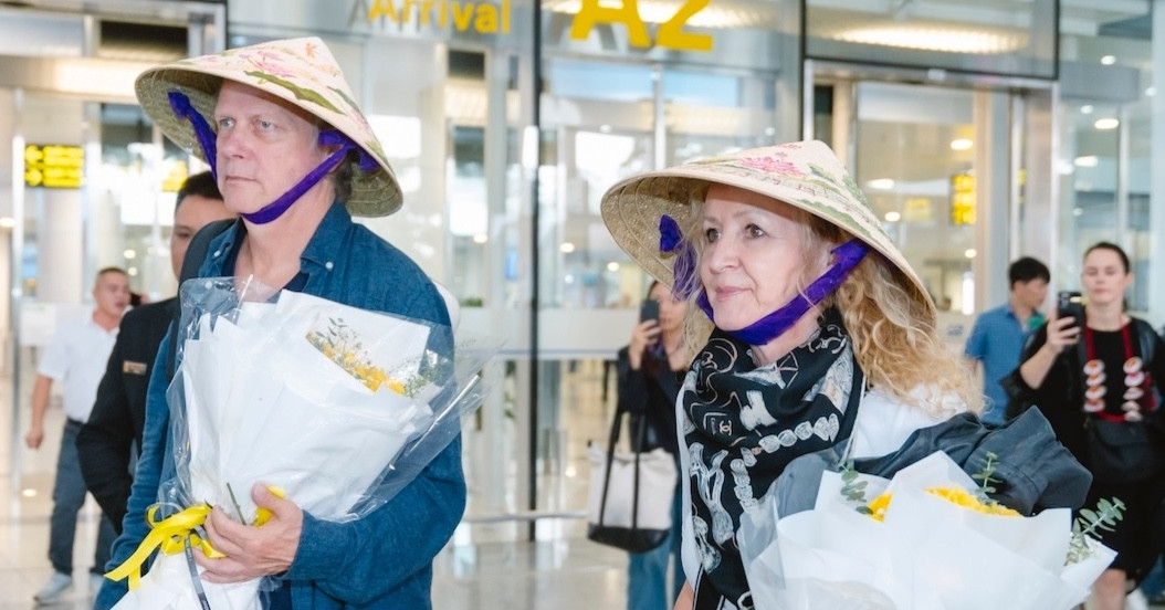 Secret Garden welcomed in Hanoi with hand-painted Vietnamese conical hats