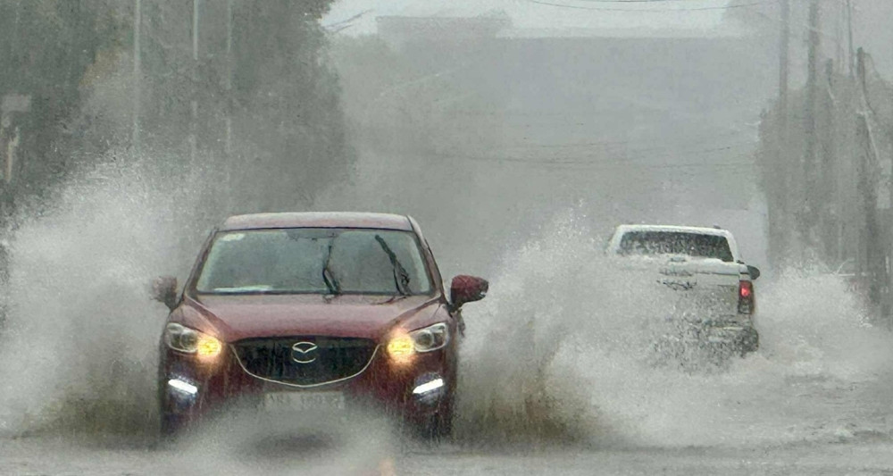 Storm No. 12 forecast for East Sea, heavy rain looms over central Vietnam