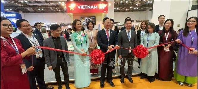Vietnam promotes tourism at ITB Asia 2025 in Singapore