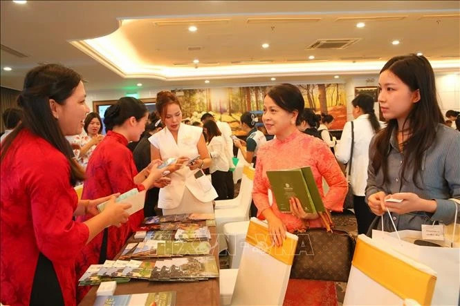 Vietnam boosts tourism cooperation with RoK, Philippines