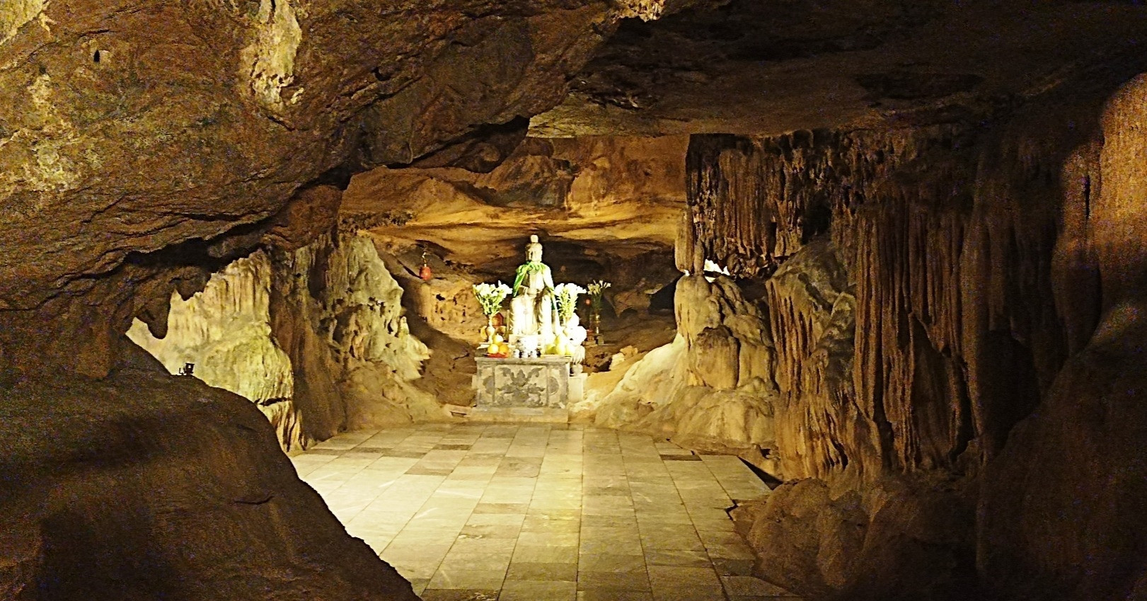 Ancient cave pagoda in Ninh Binh hides centuries-old mysteries
