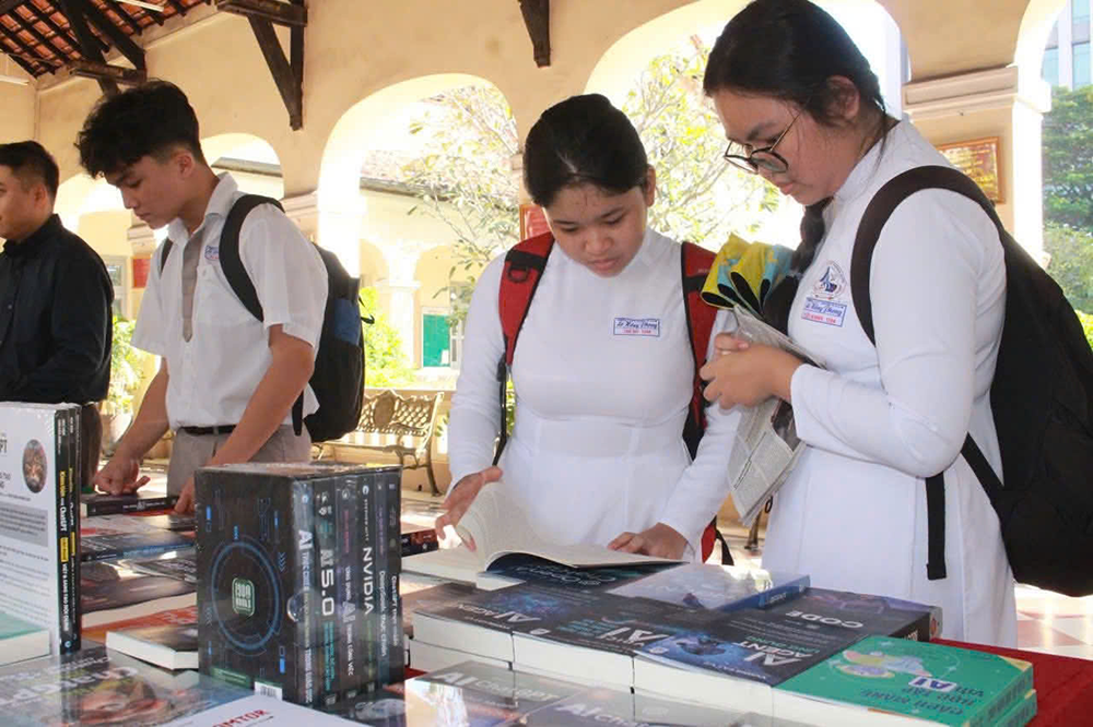 chien dich khong mot minh 7.png