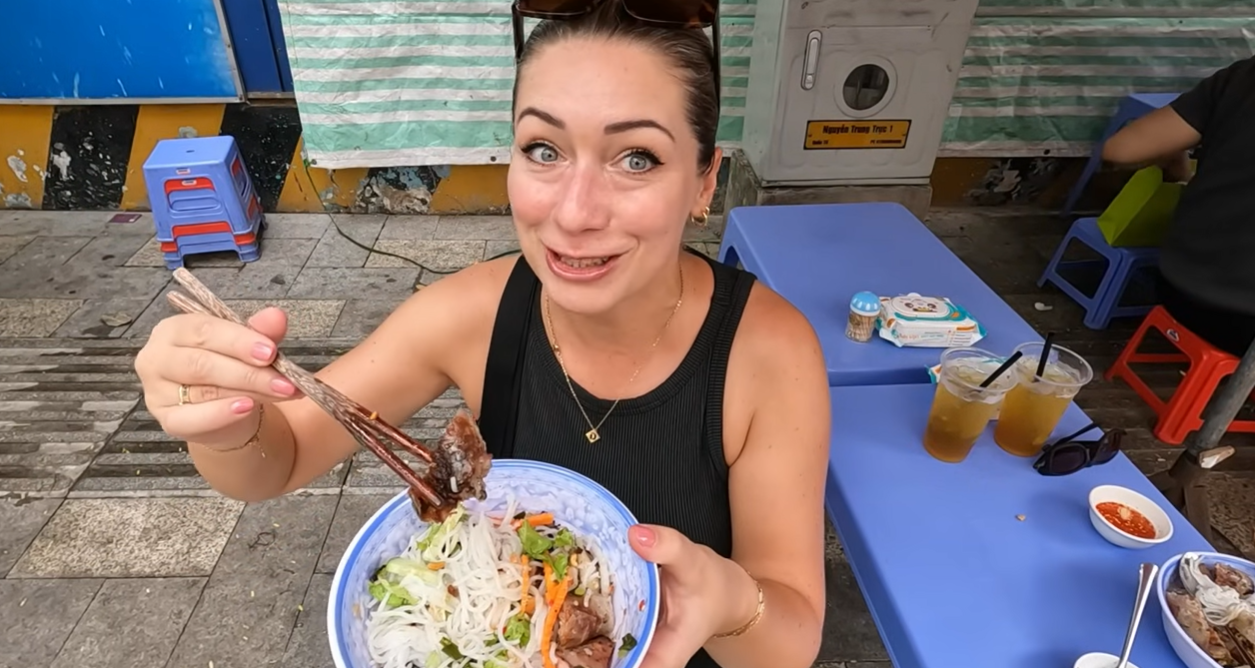 Miss Universe’s favorite dish also wins over UK tourists in HCM City
