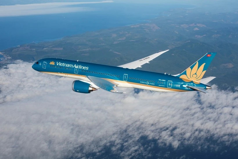 Vietnam Airlines makes emergency return to Hanoi to aid passenger