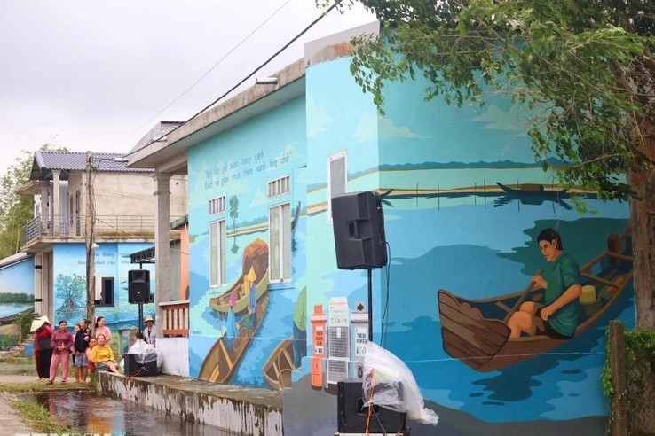 Hue launches mural road promoting plastic waste reduction