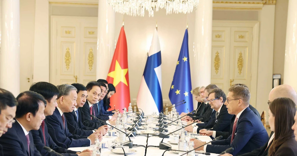 Party General Secretary holds talks with Finnish President in Helsinki