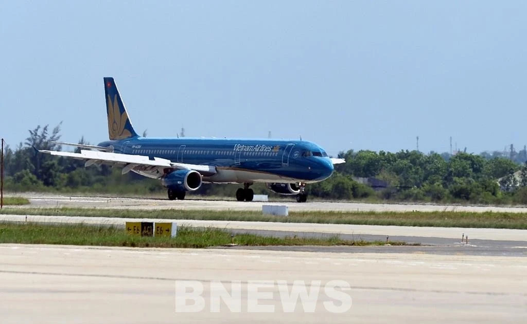 Vietnam Airlines adjusts flights, airports on alert for storm Fengshen