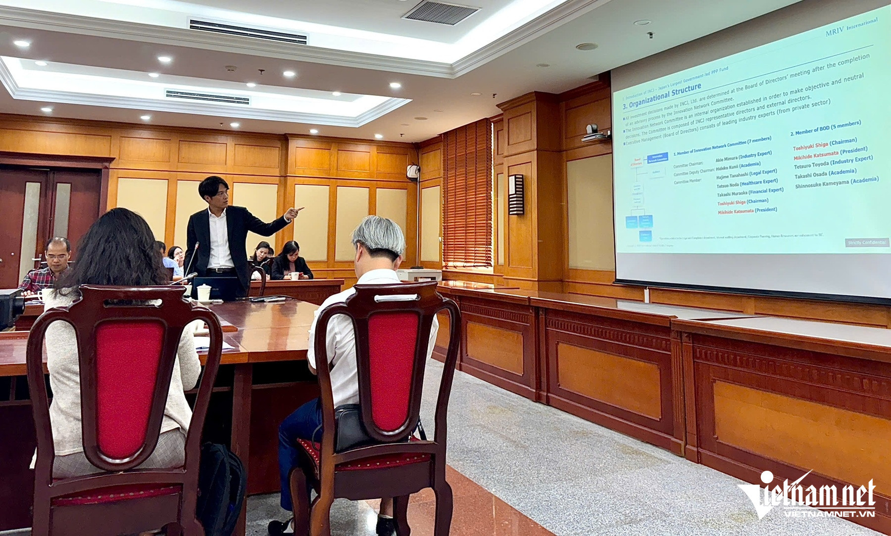 W-2210 dau tu mao hiem.jpg