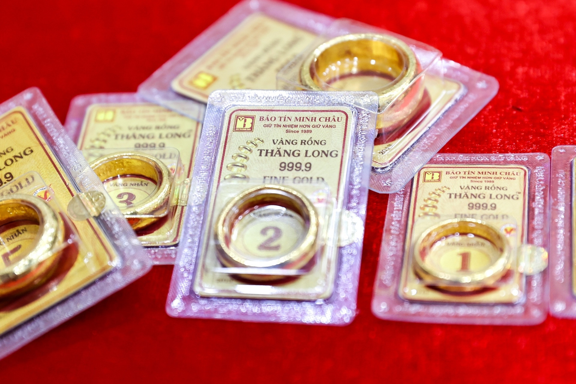 As gold prices soar, Hanoi buyers head to hometowns in search of supply