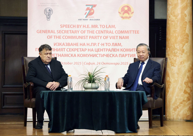 party-general-secretary-to-lam-at-the-sofia-university-2.jpg