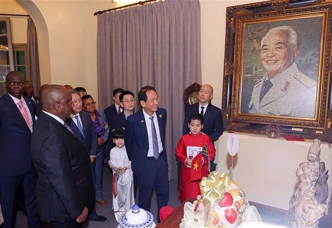 South African President pays tribute to General Vo Nguyen Giap