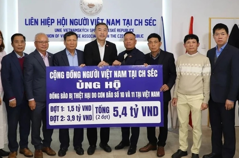 VN community in Czech Republic raises over VND5 billion for storm victims