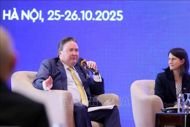 US Ambassador to Vietnam Marc E. Knapper speaks at the seminar on international cooperation in combating online fraud in Hanoi on October 25, 2025. (Photo: VNA)