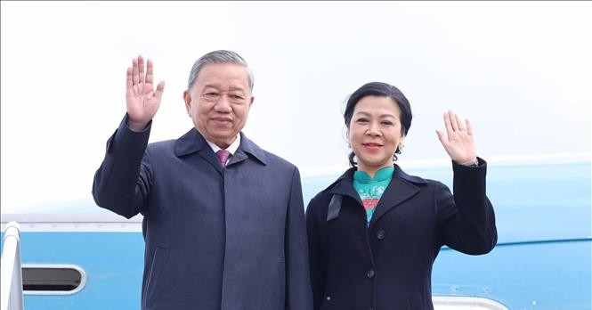 General Secretary and spouse to visit the United Kingdom