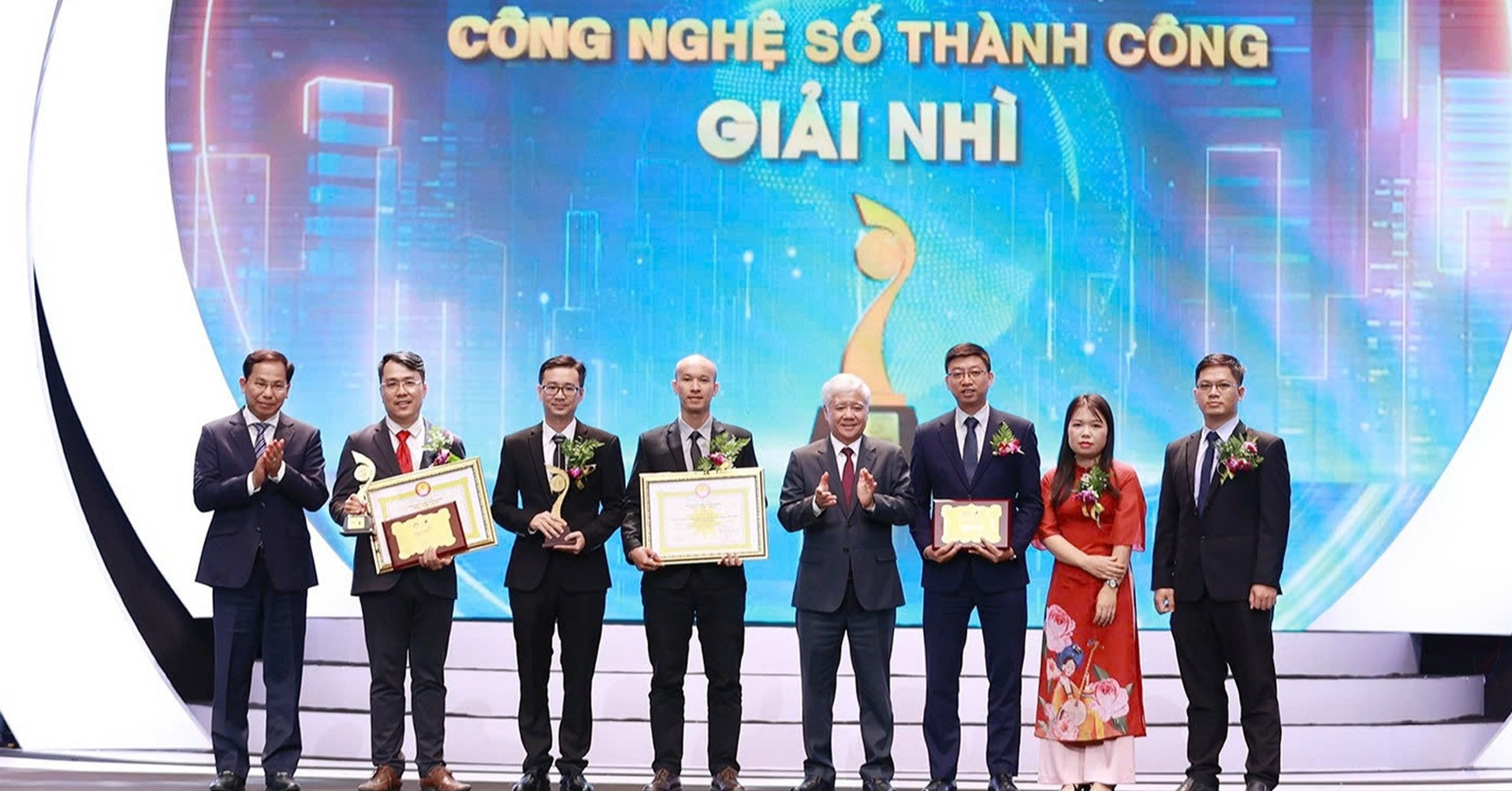AI-powered products win big at 2025 Nhan tai Dat Viet Awards