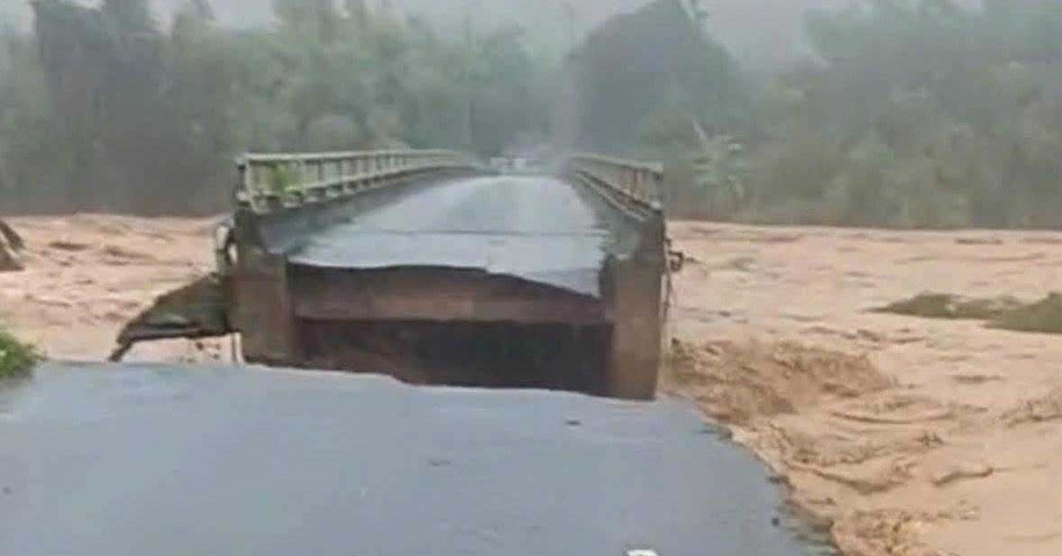 Bridge collapse in Hue leaves thousands cut off amid historic floods