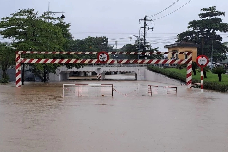 Deputy PM directs immediate relief, evacuations amid central Vietnam floods