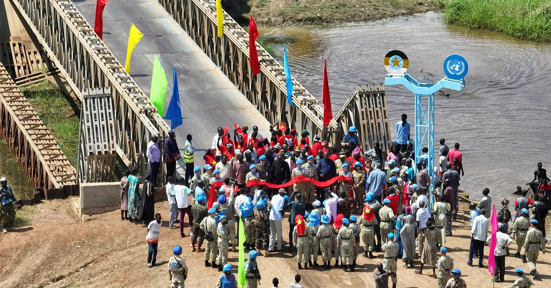 Vietnamese peacekeepers restore bridge, bring joy to African villagers