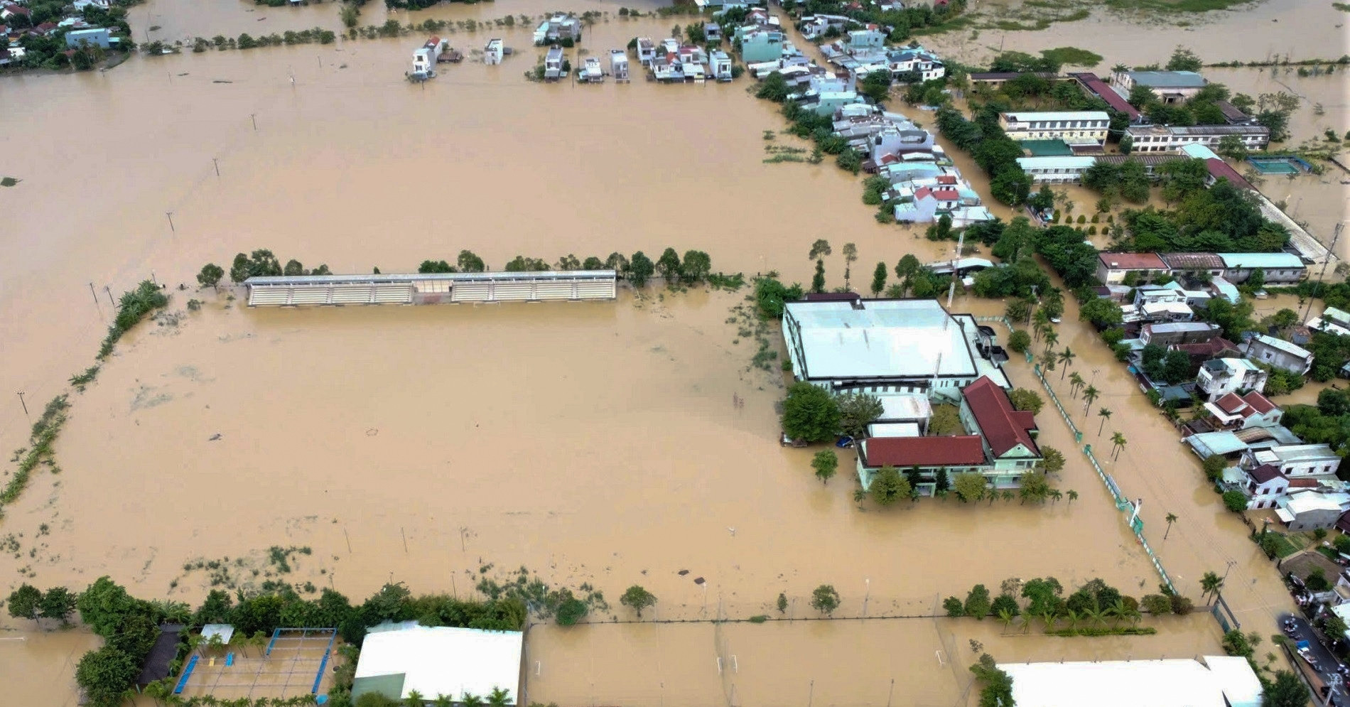 Da Nang flood crisis worsens, thousands of homes under water