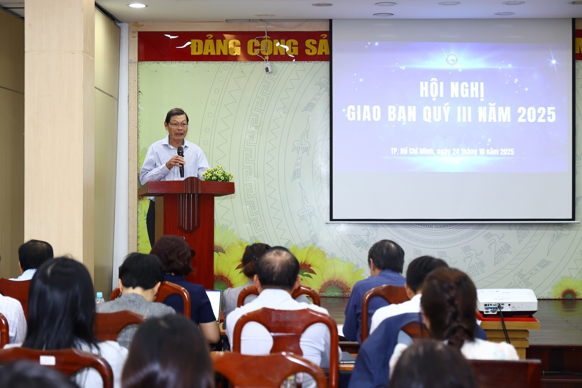 HCMC business association: licensing procedures are too slow