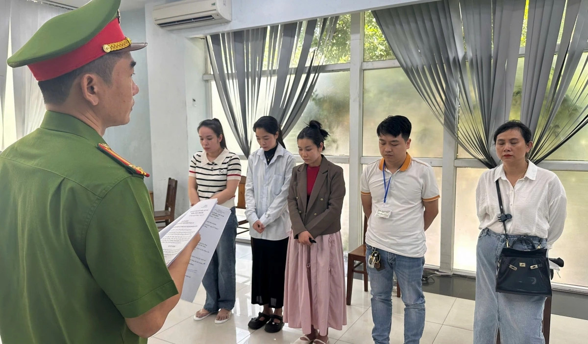 phong kham lua doi .webp