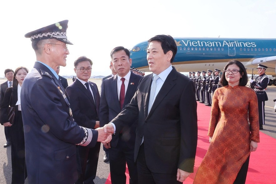 chu tich nuoc bat dau chuong trinh tham du tuan le cap cao apec lan thu 32 tai han quoc 8372126 5.jpg