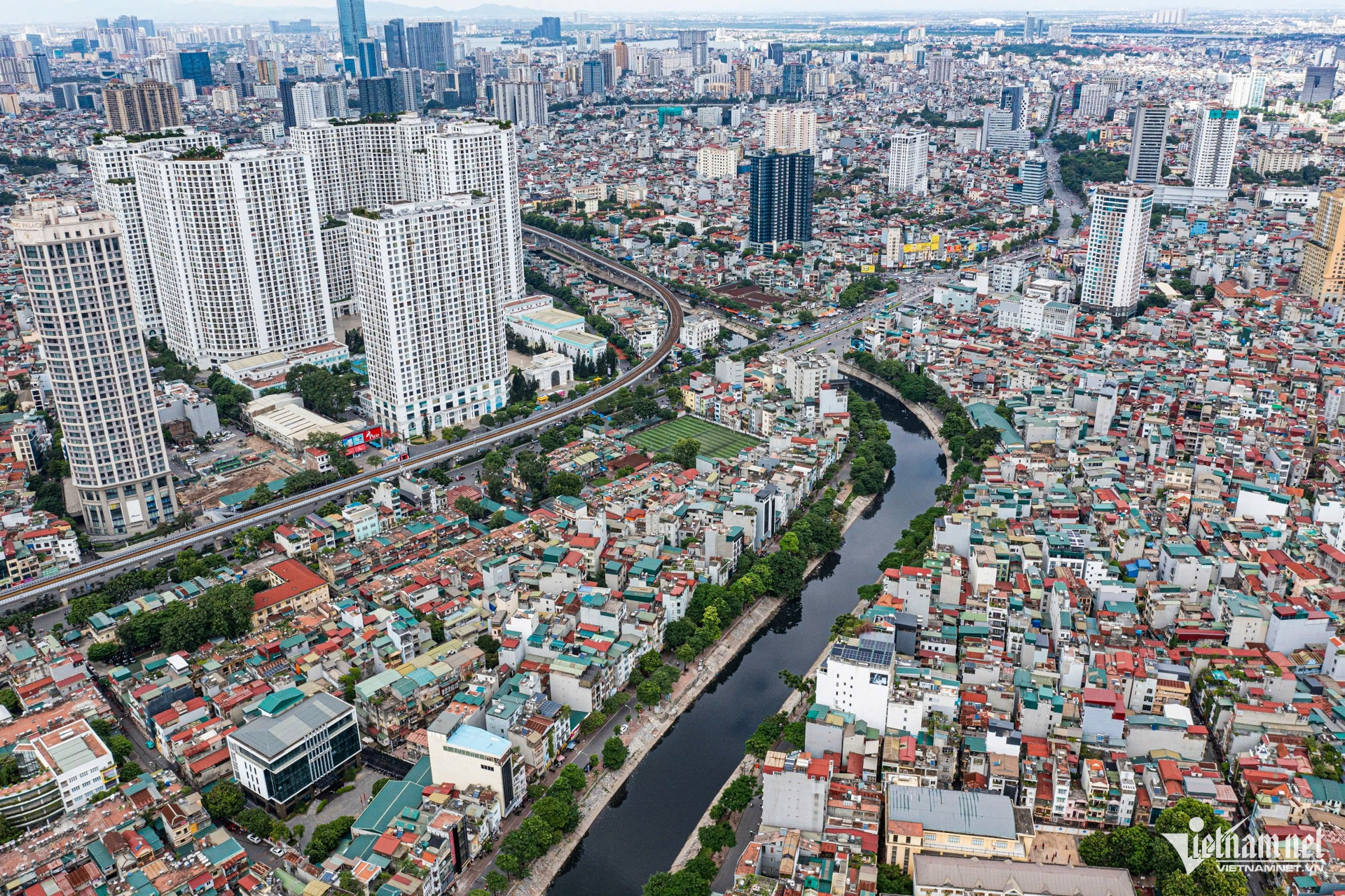 Efforts urged to clean up To Lich river, improve air quality in Hanoi by 2026