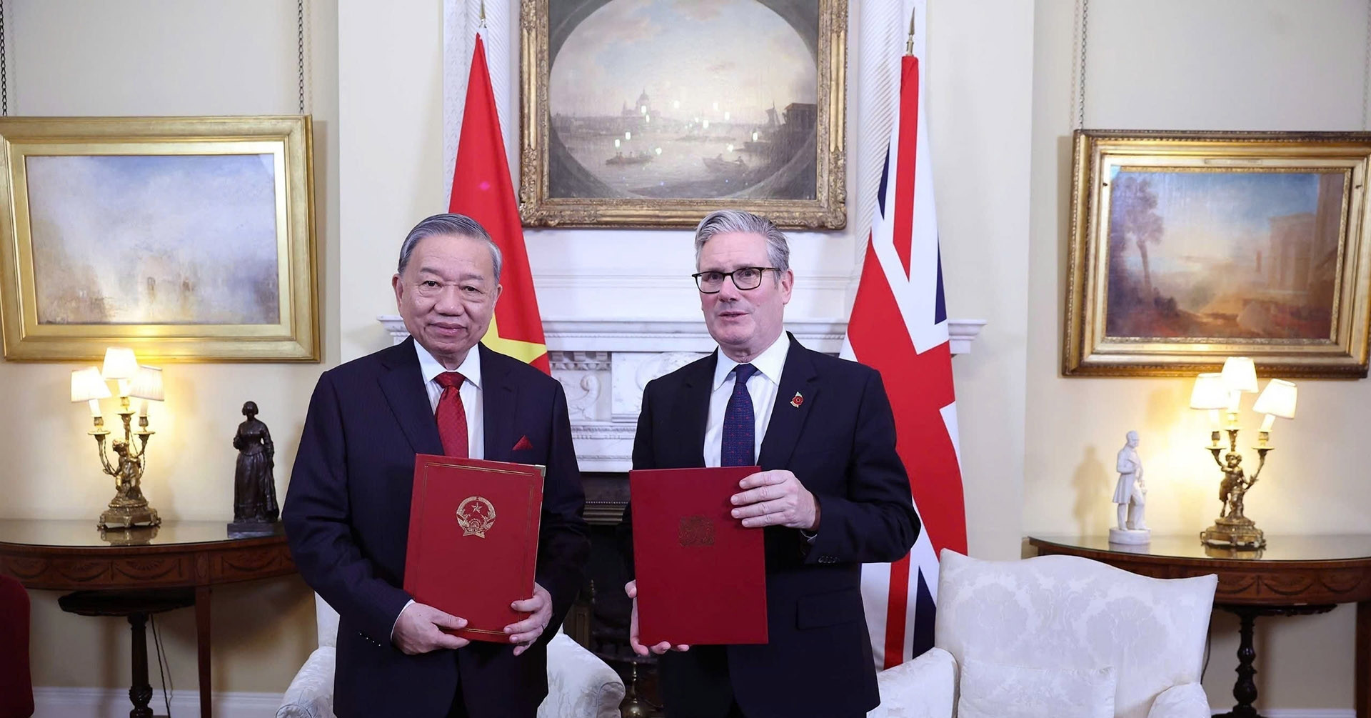 Vietnam, UK elevate ties to comprehensive strategic partnership
