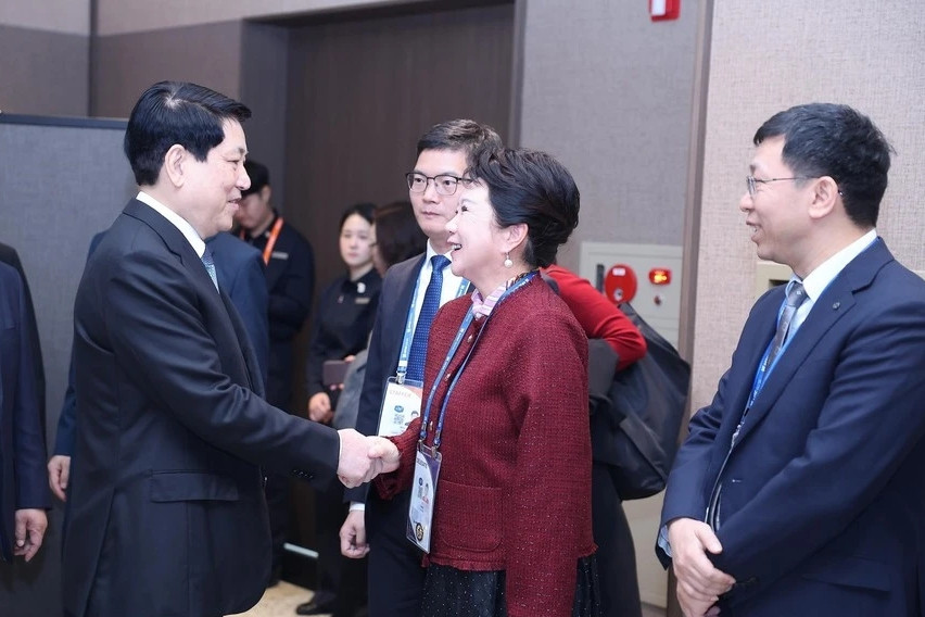 Vietnamese President receives founder of MEBO International