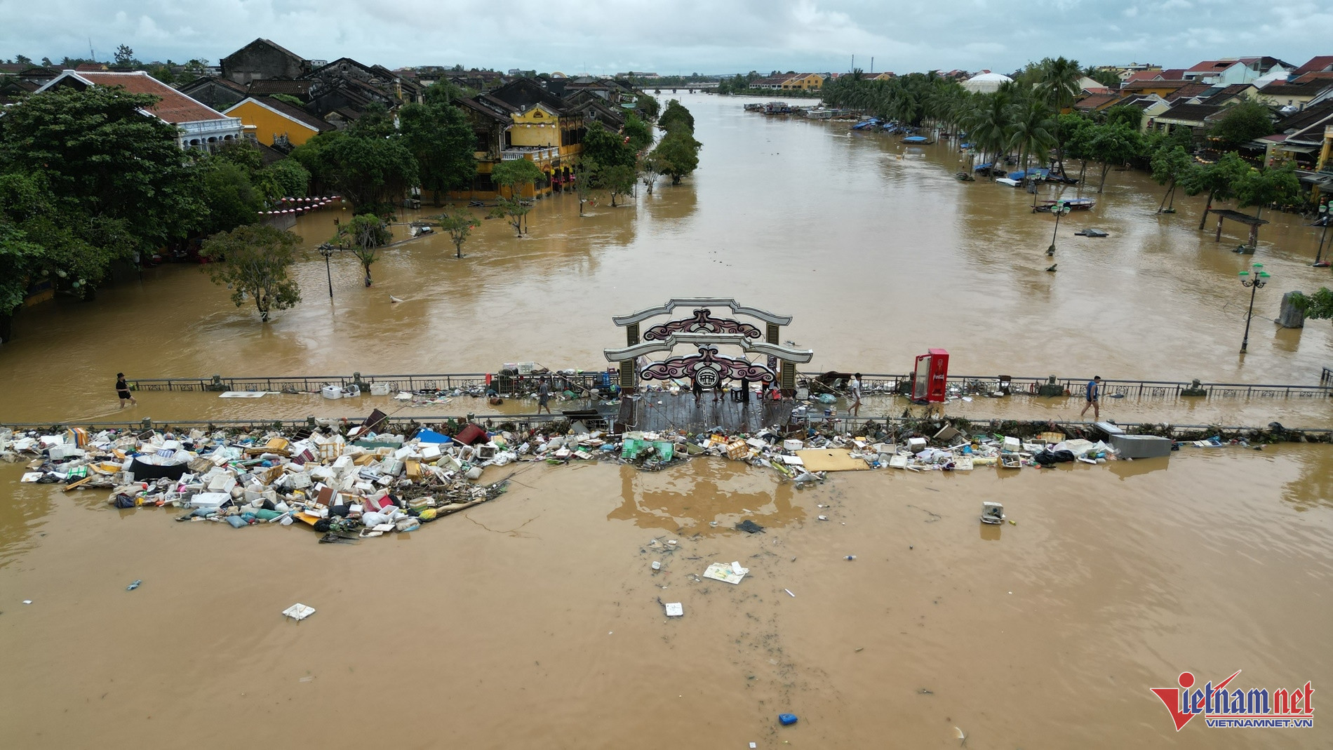 floods in vietnam1.jpg