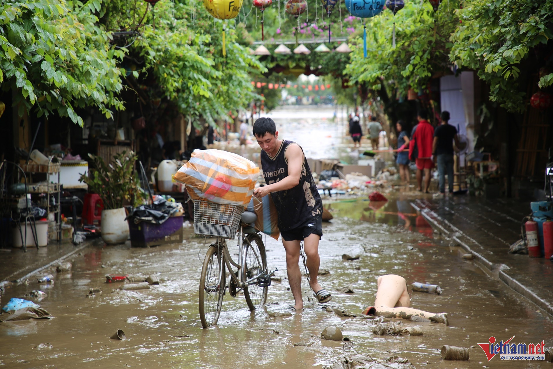 floods in vietnam10.jpg
