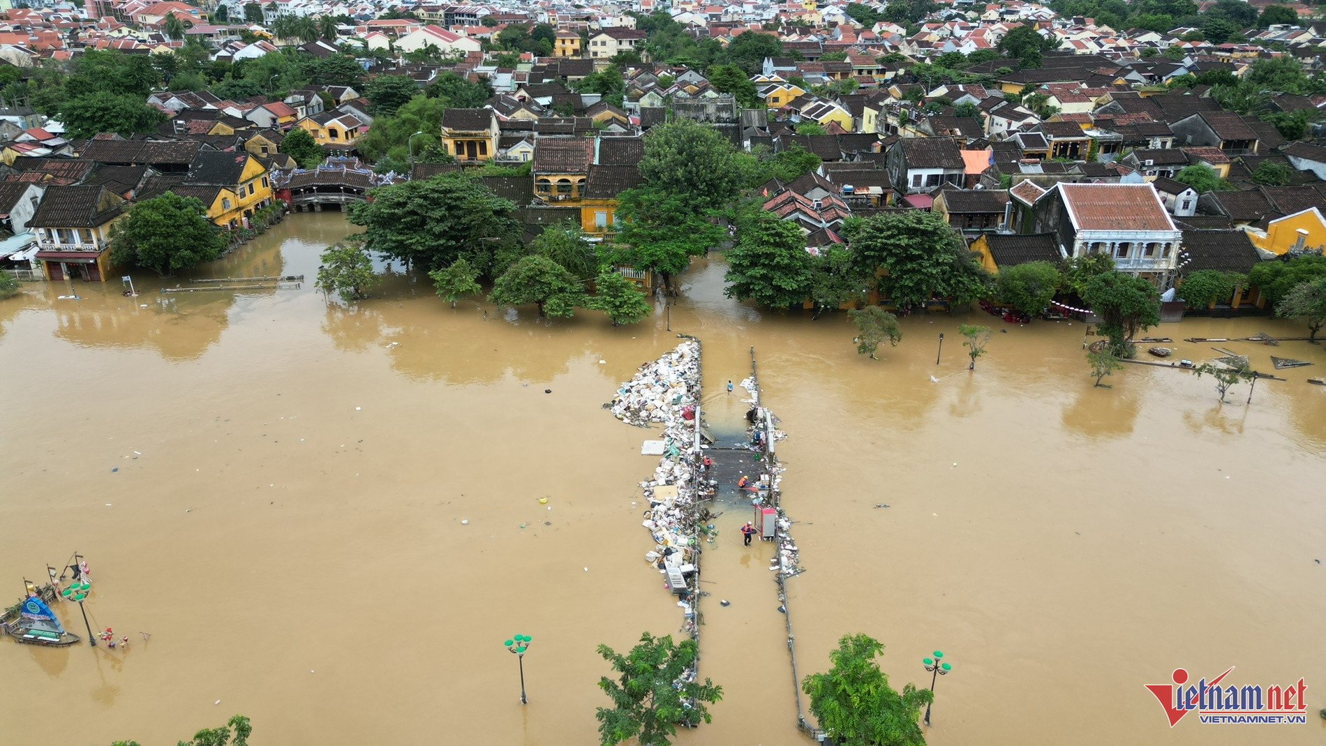 floods in vietnam16.jpg