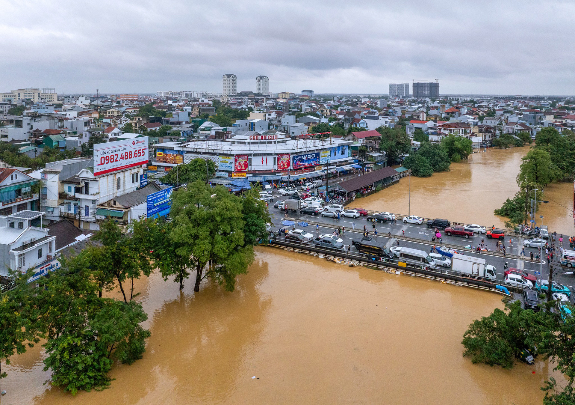 floods in vietnam16.jpg