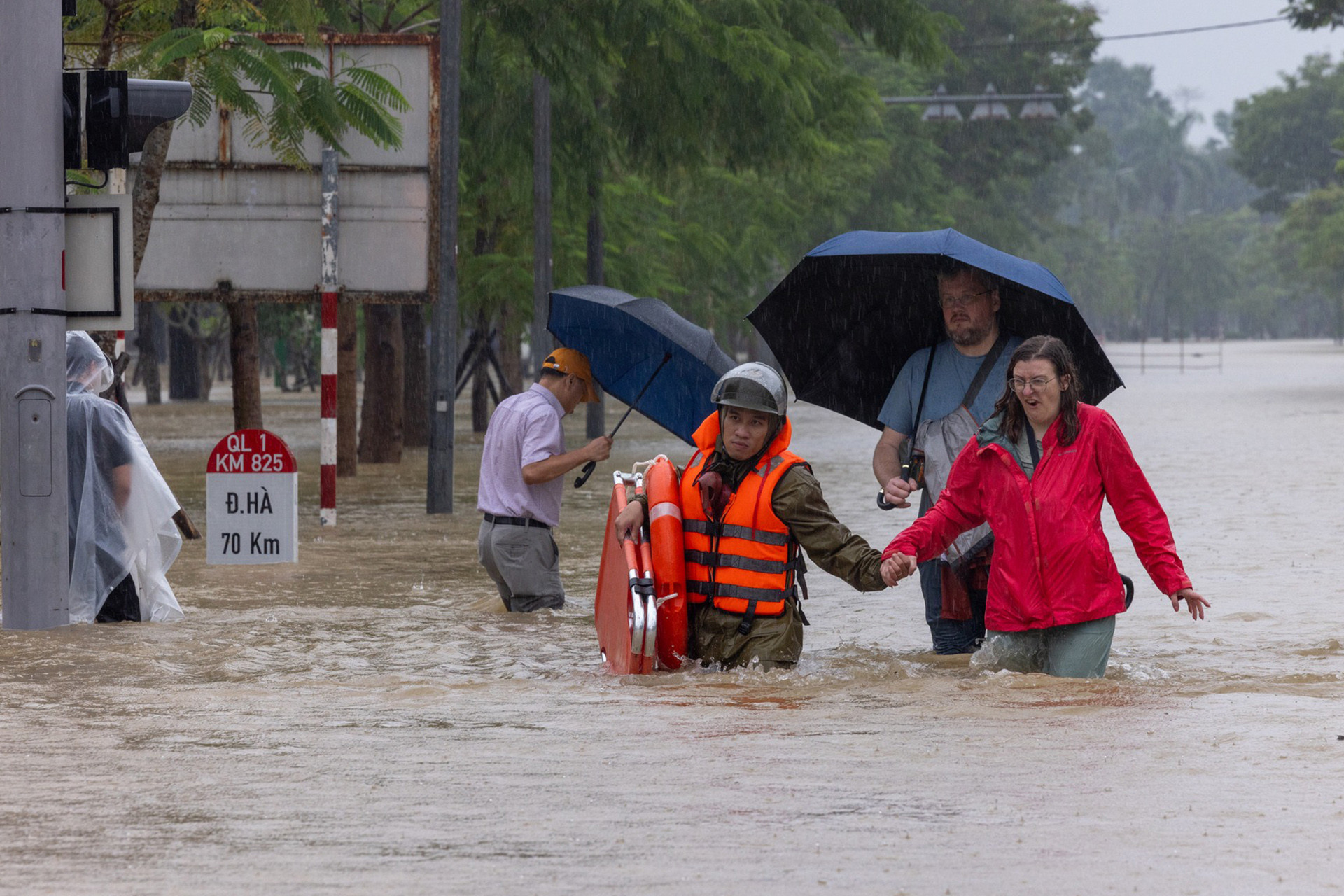 floods in vietnam6.jpg