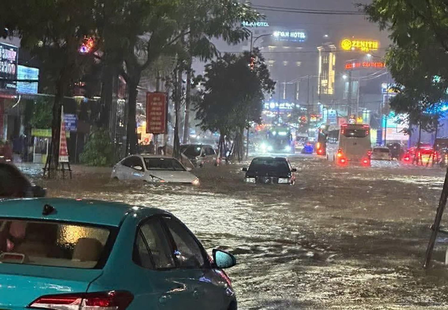 phú quốc ngập.jpg