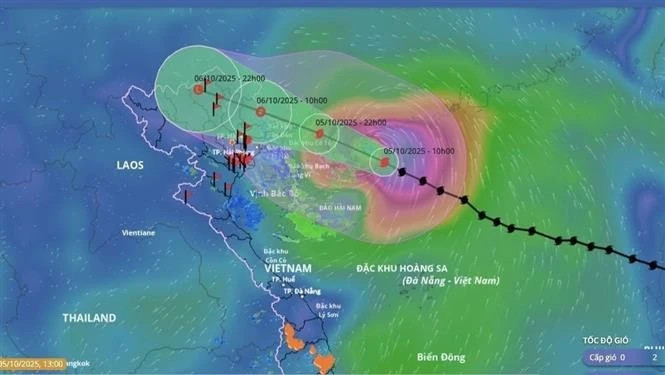 Typhoon Matmo heading to Quang Ninh with powerful winds