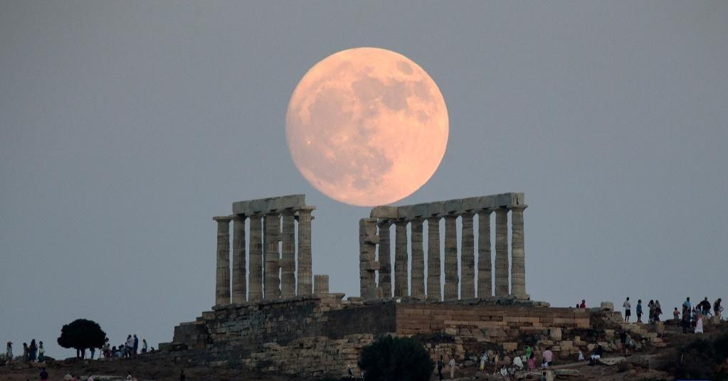 Harvest Moon 2025: when and how to see the year’s first supermoon