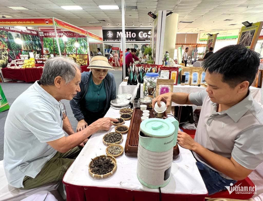 tay con linh BinhMinh.jpg