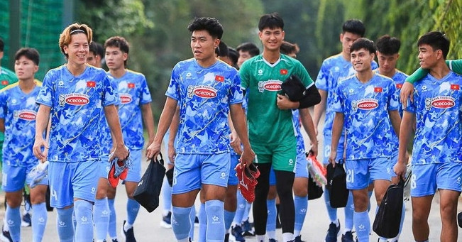 Vietnam U23 team heads to UAE, two players sidelined by injury