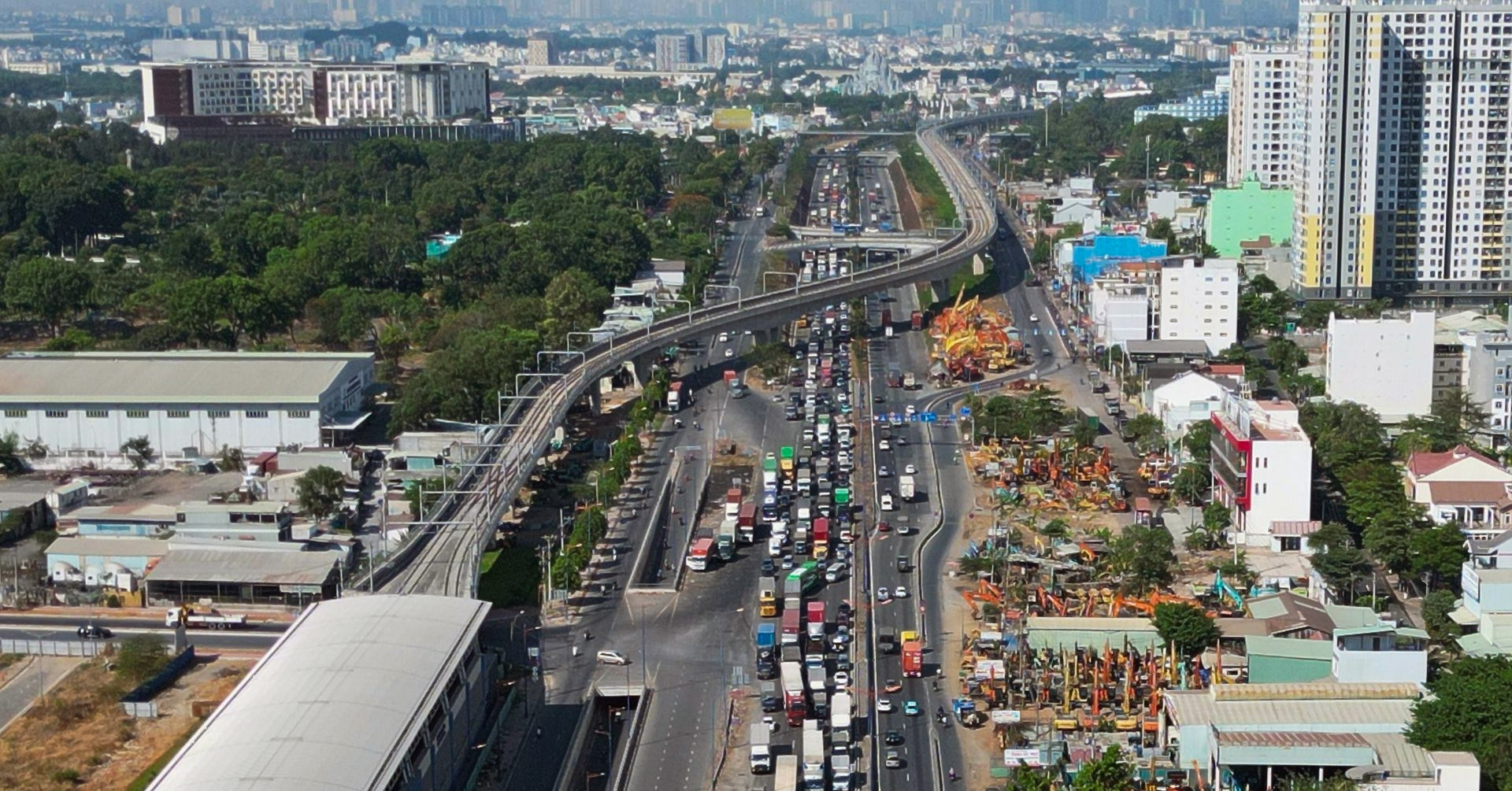 HCMC deploys task forces to tackle 186 high-risk traffic hotspots