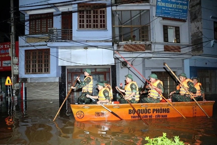 Typhoon Matmo's circulation wreaks havoc across northern Vietnam