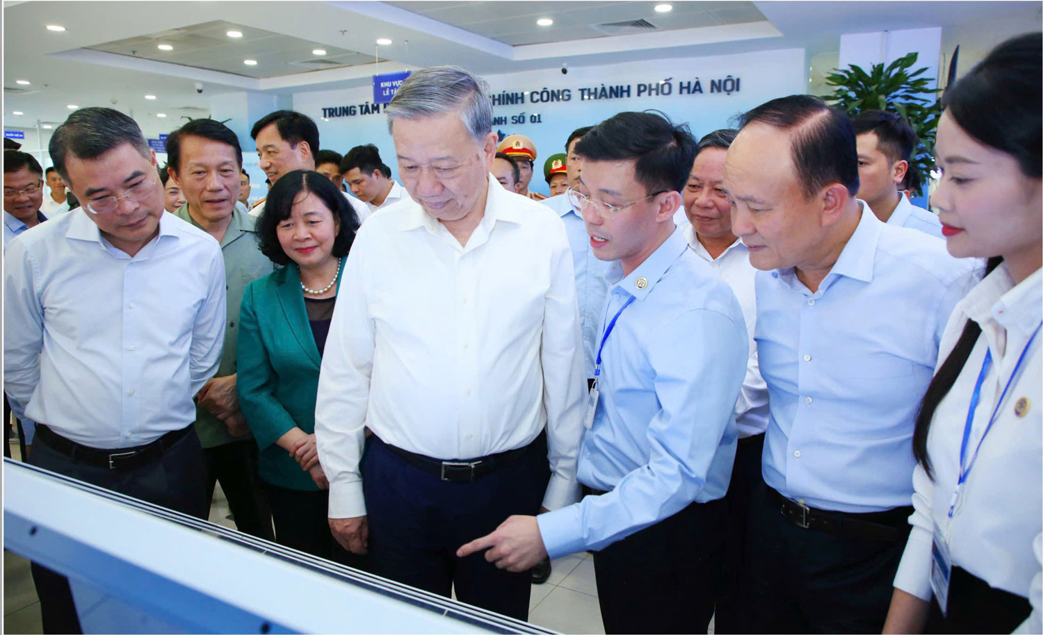 gen h z7093632543517_deb64943ff3907f9fbb15aa7b304d07f.jpg