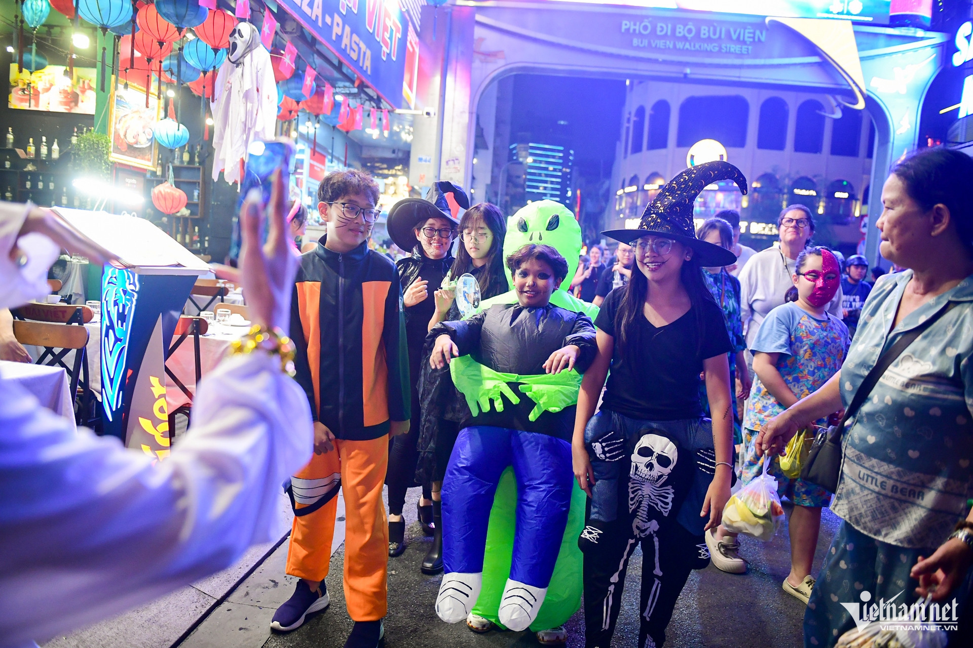 halloween saigon.jpg