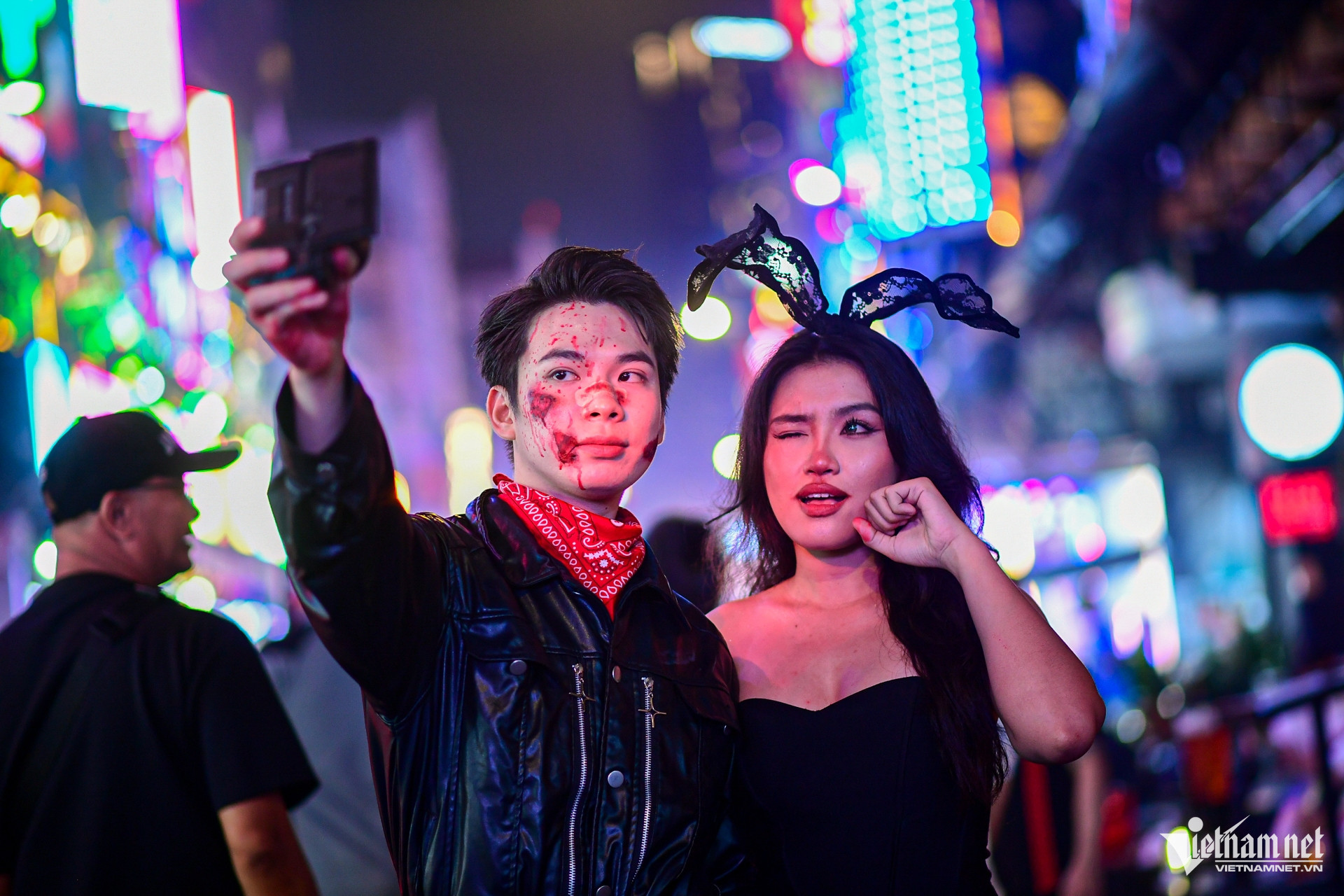 halloween saigon3.jpg