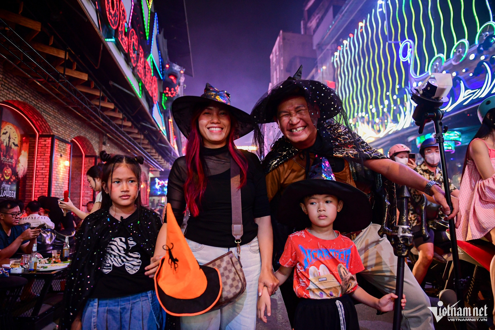 halloween saigon7.jpg
