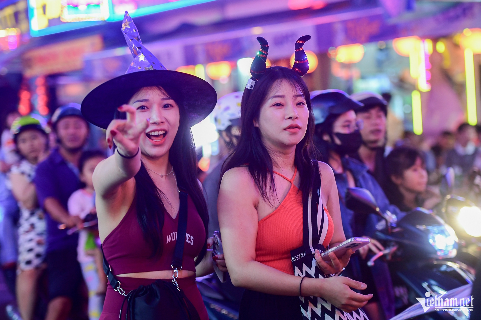 halloween saigon9.jpg